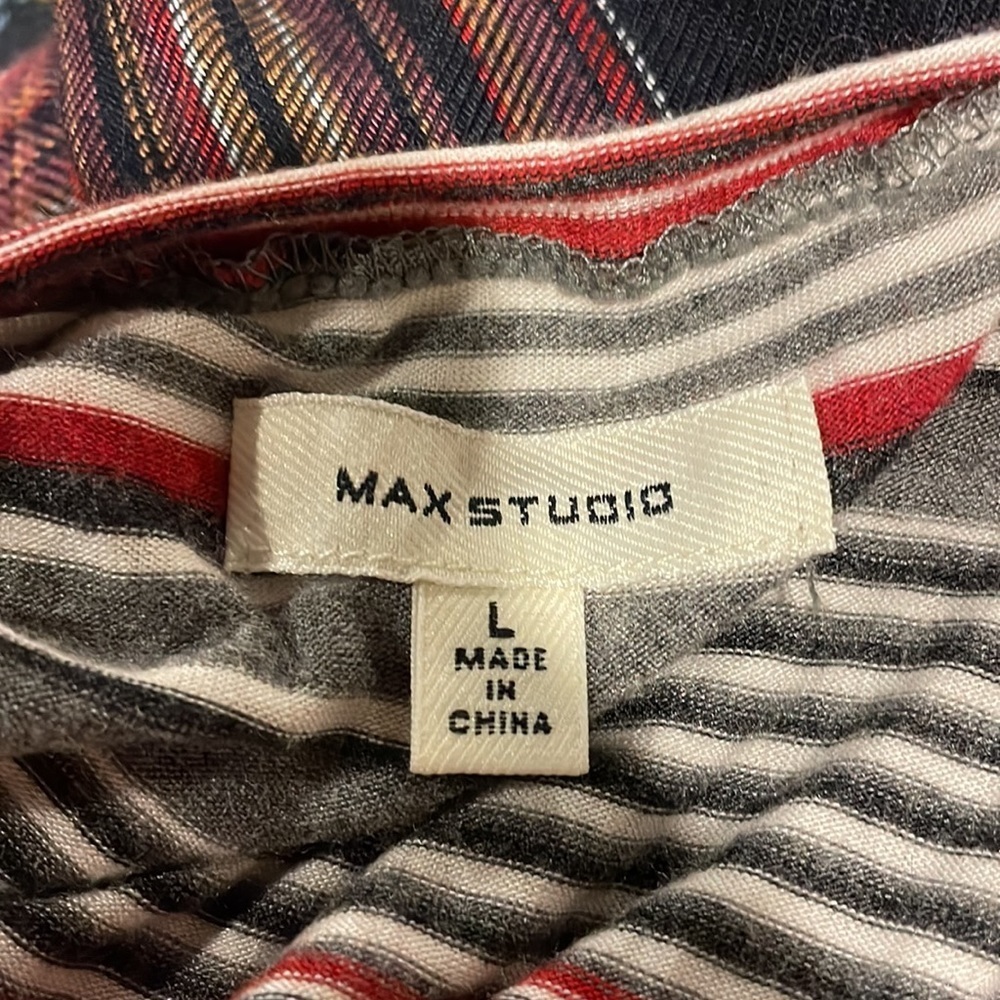 EUC Max Studio women’s red and gray ruffle sleeve striped top L - Picture 5 of 7